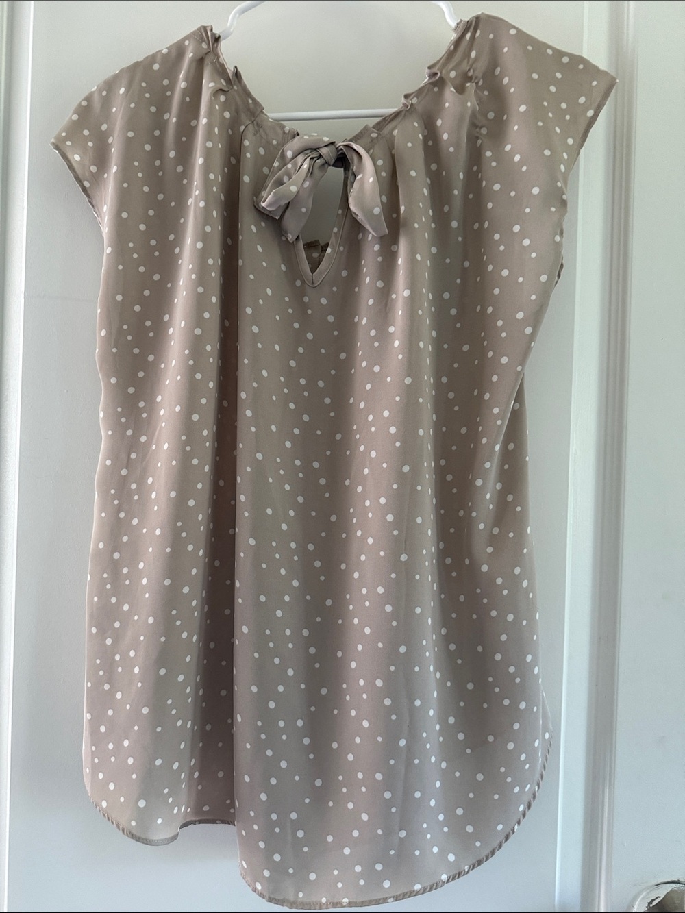 LC Lauren Conrad Taupe Polka Dot Tie-Back Cap Sleeve Blouse - Picture 2 of 4